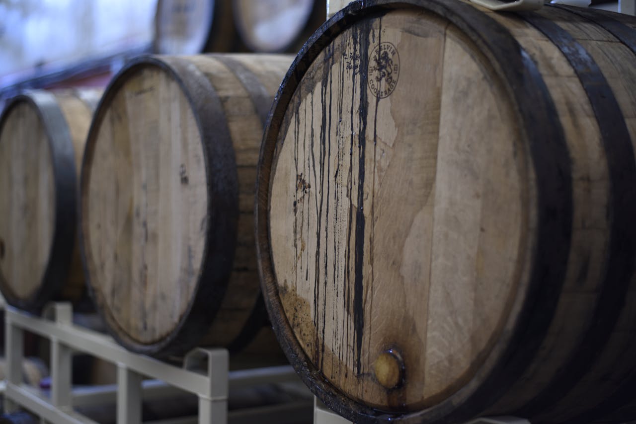 Wein Weinfässer aus Holz Wein im Garten lagern Ist das möglich