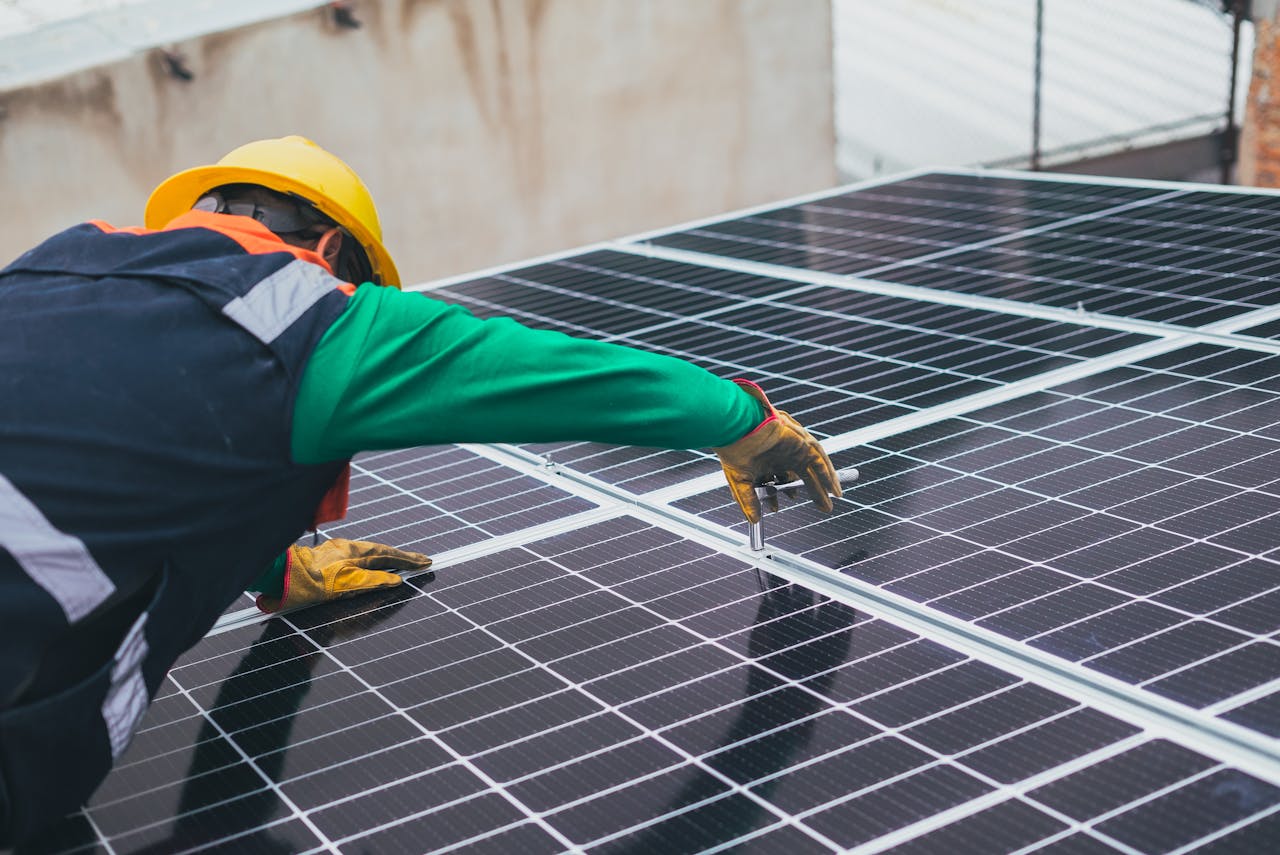 große Solaranlage Balkonkraftwerk Phasen für Anfänger erklärt